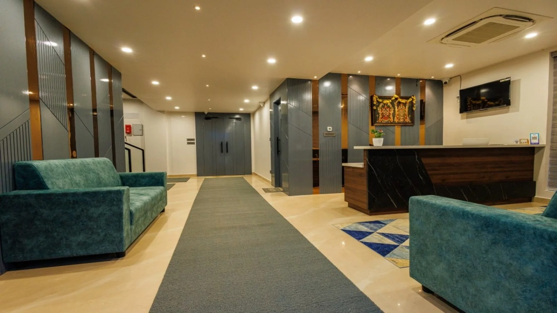 Hotel Isha Residency